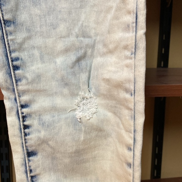 VIP Jeans - Picture 7 of 9